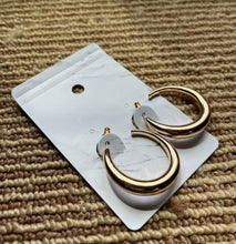 Load image into Gallery viewer, Bali gold hoop earrings