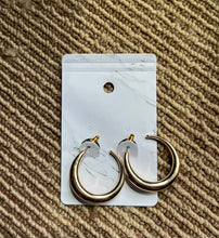 Load image into Gallery viewer, Bali gold hoop earrings